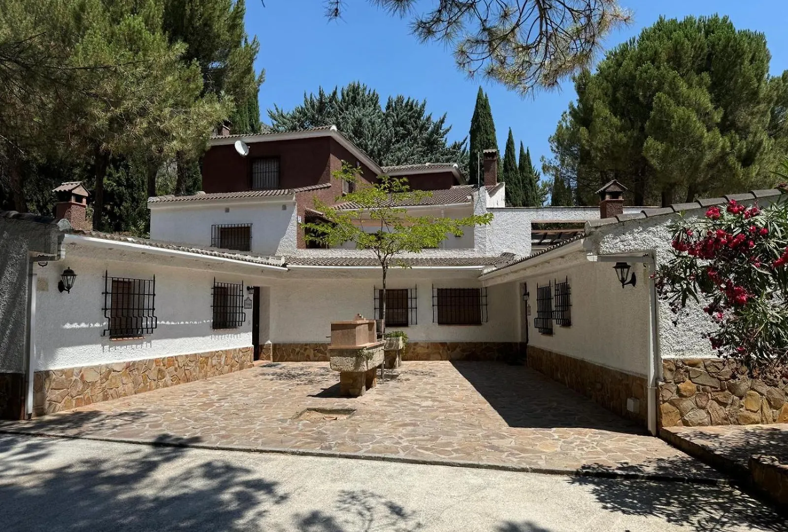 Apiedesierra - Caserio Del Colmenar Huetor Santillan